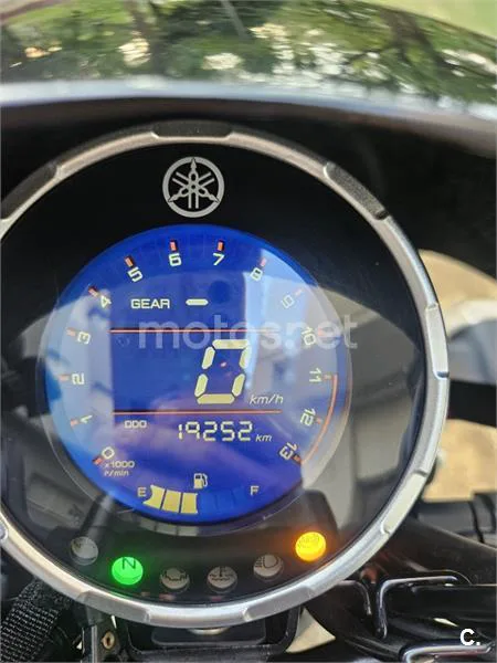 Yamaha XSR125 - Vista 4