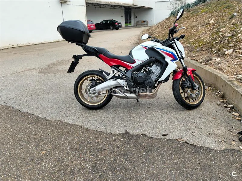 Honda CB650F - Vista 4