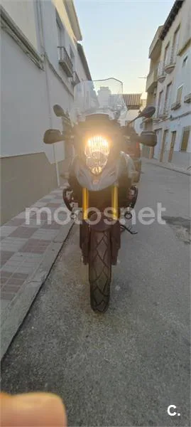 Suzuki V-Strom 1000 - Vista 5