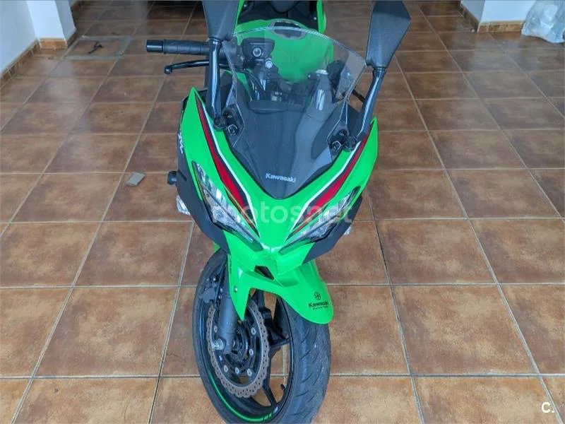 Kawasaki Ninja 400 - Vista 3