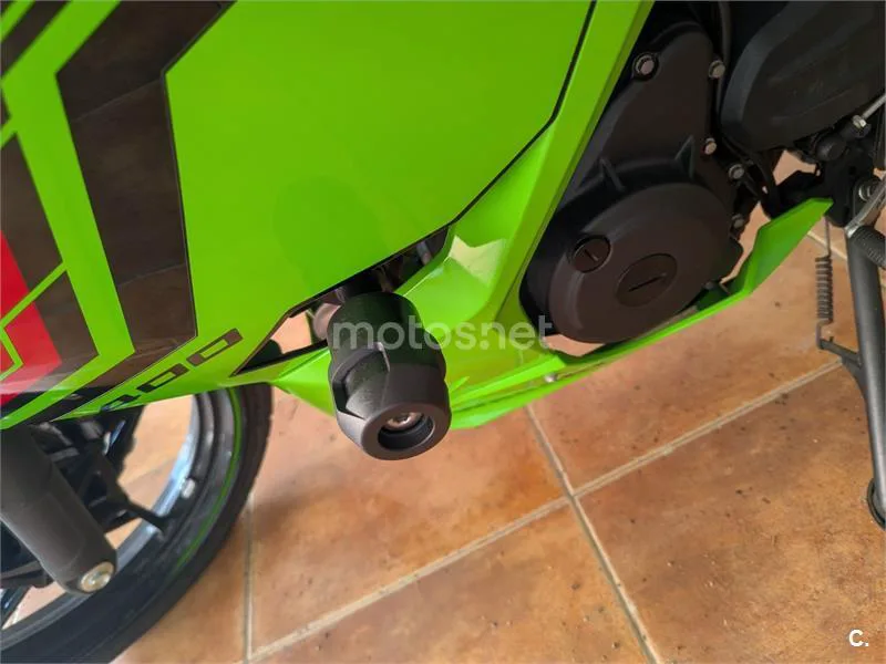 Kawasaki Ninja 400 - Vista 5