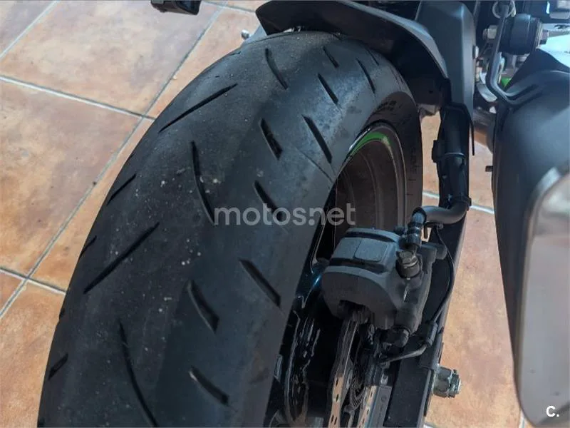 Kawasaki Ninja 400 - Vista 8