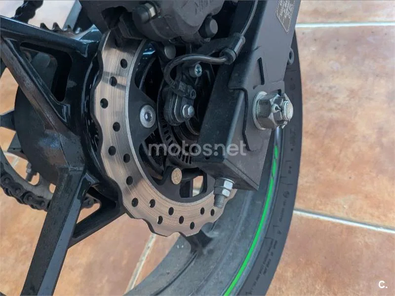 Kawasaki Ninja 400 - Vista 9