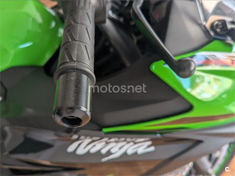 Kawasaki Ninja 400 - Vista 10