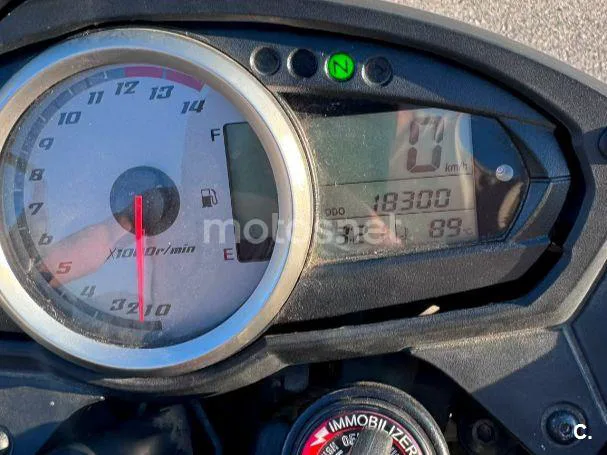 Kawasaki Z750 - Vista 5