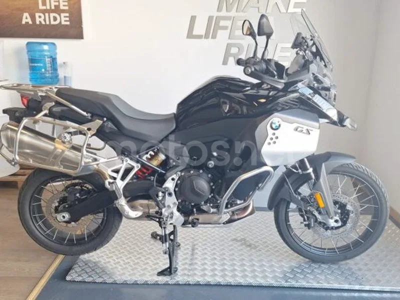 BMW F 900 GS - Vista 3