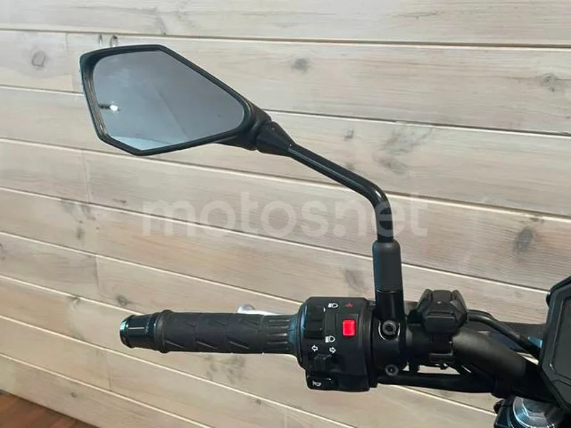 Kawasaki Z650 - Vista 11