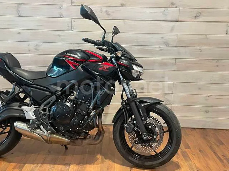 Kawasaki Z650 - Vista 8