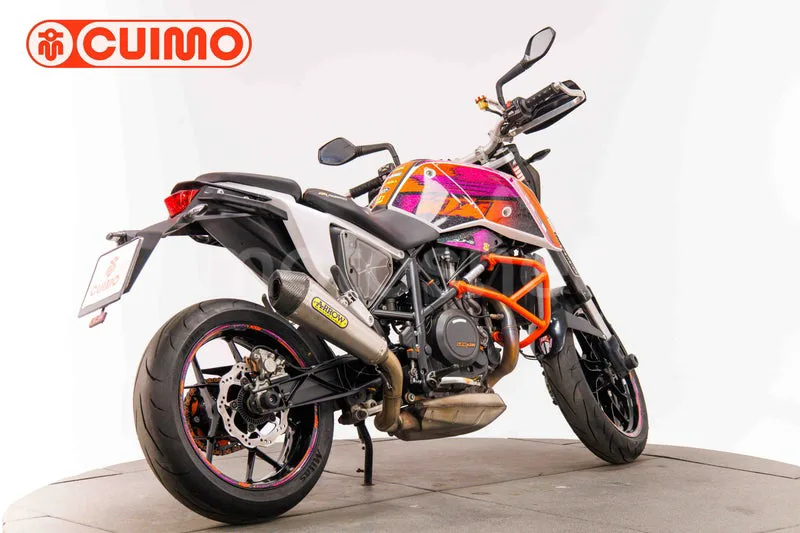 KTM 690 Duke - Vista 4