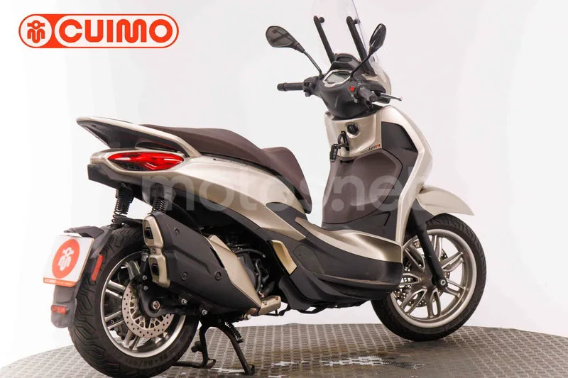 Piaggio Beverly 400 - Vista 4