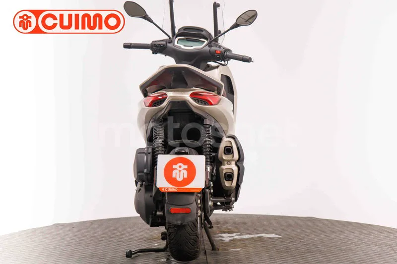Piaggio Beverly 400 - Vista 5