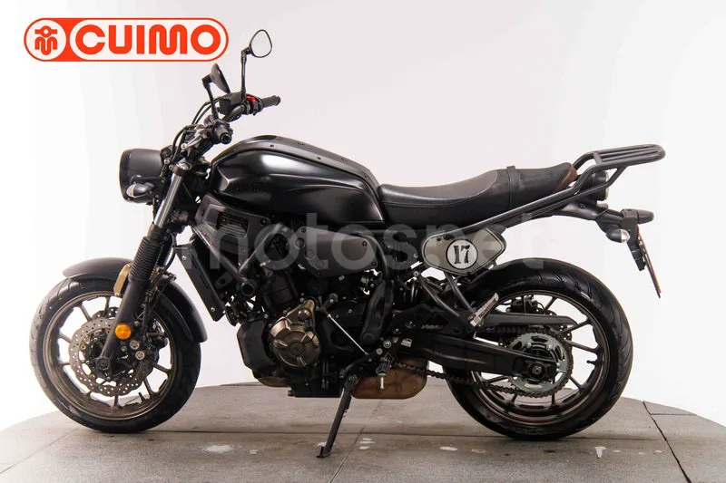 Yamaha XSR700 - Vista 8