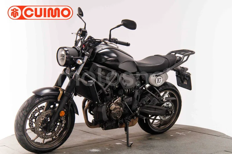 Yamaha XSR700 - Vista 9