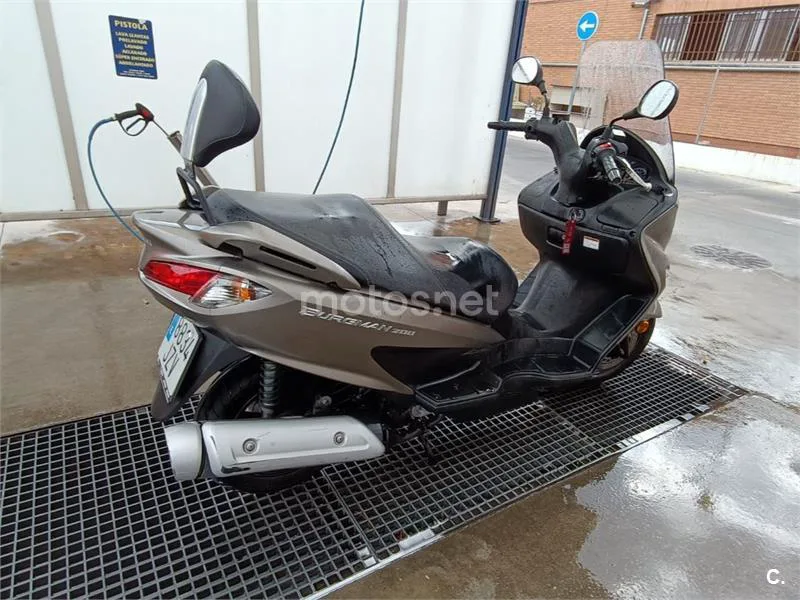 Suzuki Burgman 200 - Vista 5