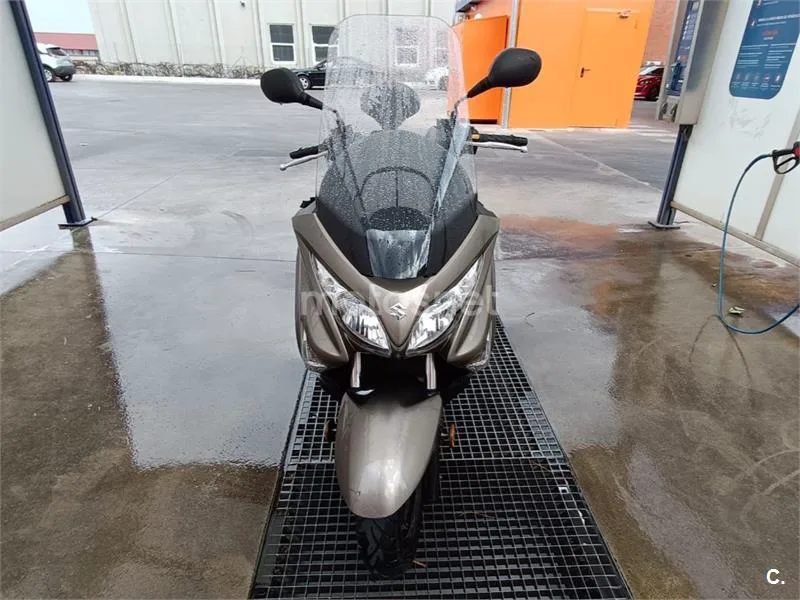 Suzuki Burgman 200 - Vista 7