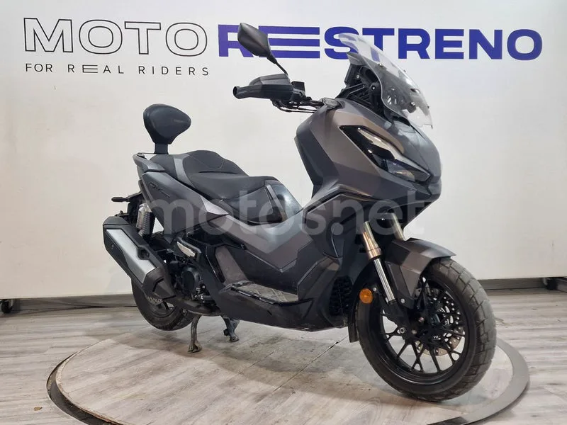 Honda ADV350 - Vista 5