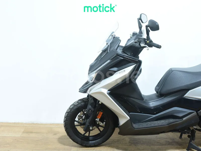 Kymco DTX 350 - Vista 8