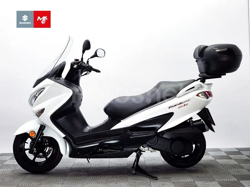 Suzuki Burgman 125 - Vista 16