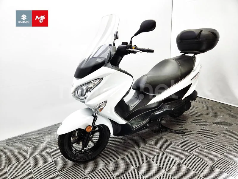 Suzuki Burgman 125 - Vista 18