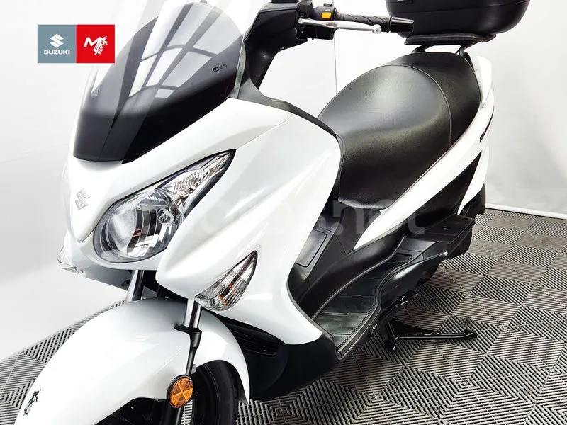 Suzuki Burgman 125 - Vista 19