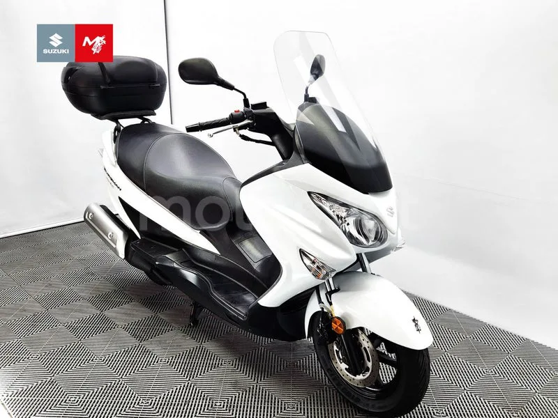 Suzuki Burgman 125 - Vista 3