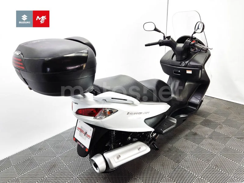 Suzuki Burgman 125 - Vista 5