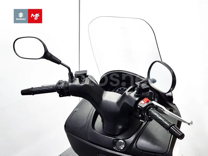 Suzuki Burgman 125 - Vista 8