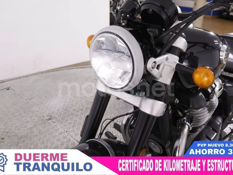 Royal Enfield Super Meteor 650 - Vista 12