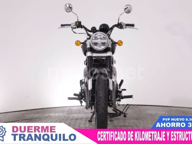 Royal Enfield Super Meteor 650 - Vista 3