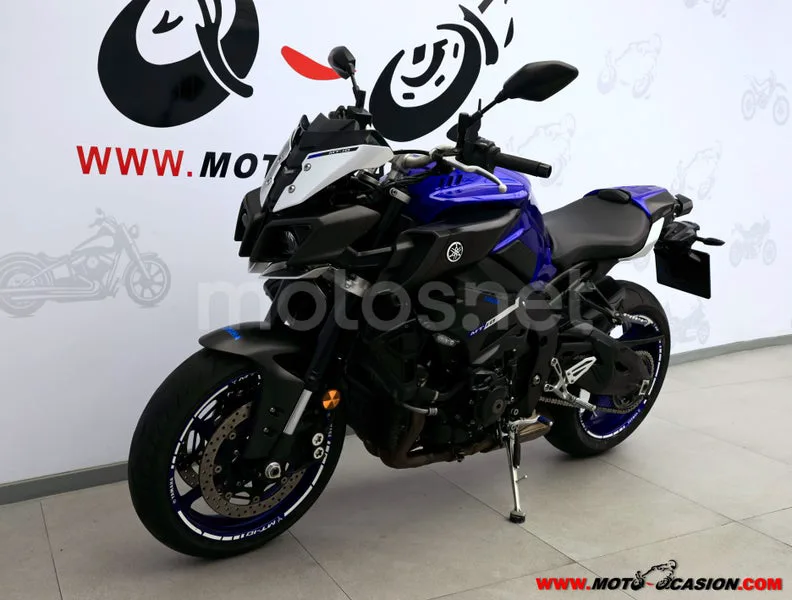 Yamaha MT-10 - Vista 8