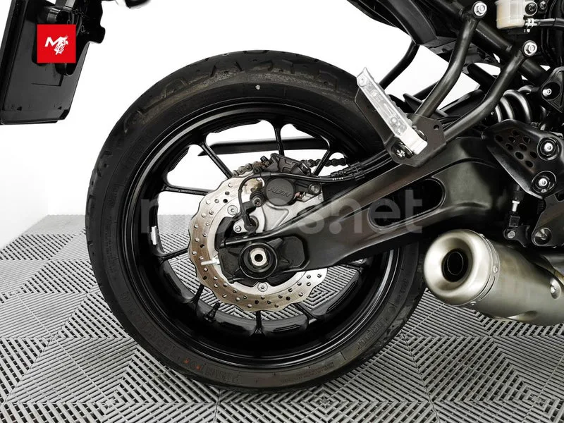 Yamaha XSR700 - Vista 11
