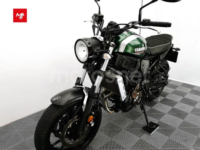 Yamaha XSR700 - Vista 14