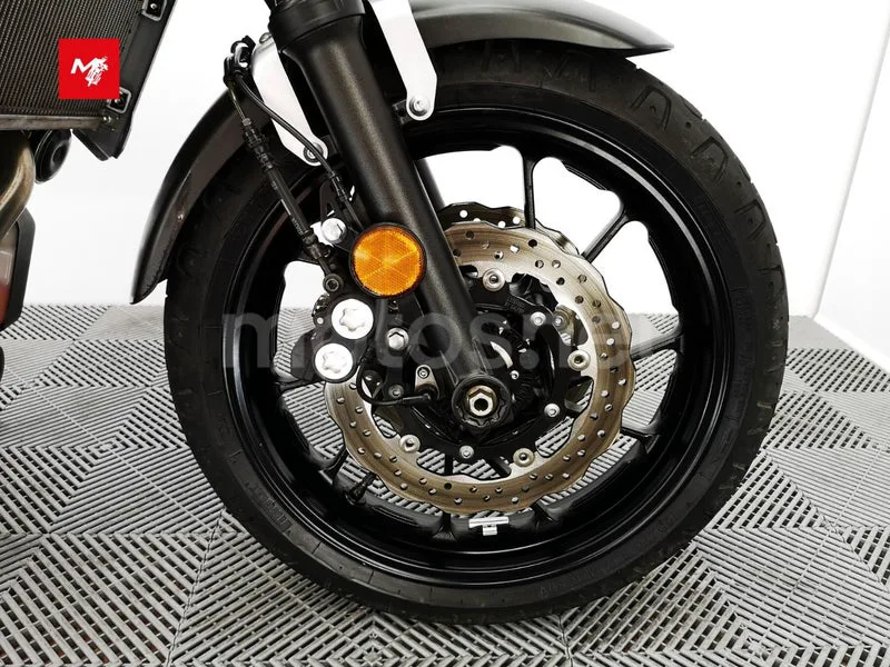 Yamaha XSR700 - Vista 10