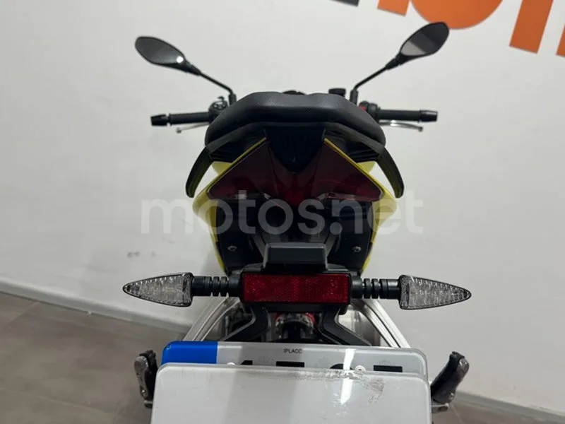 Aprilia Tuono 660 - Vista 6
