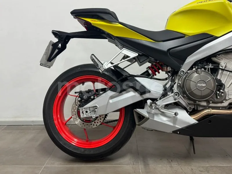 Aprilia Tuono 660 - Vista 7