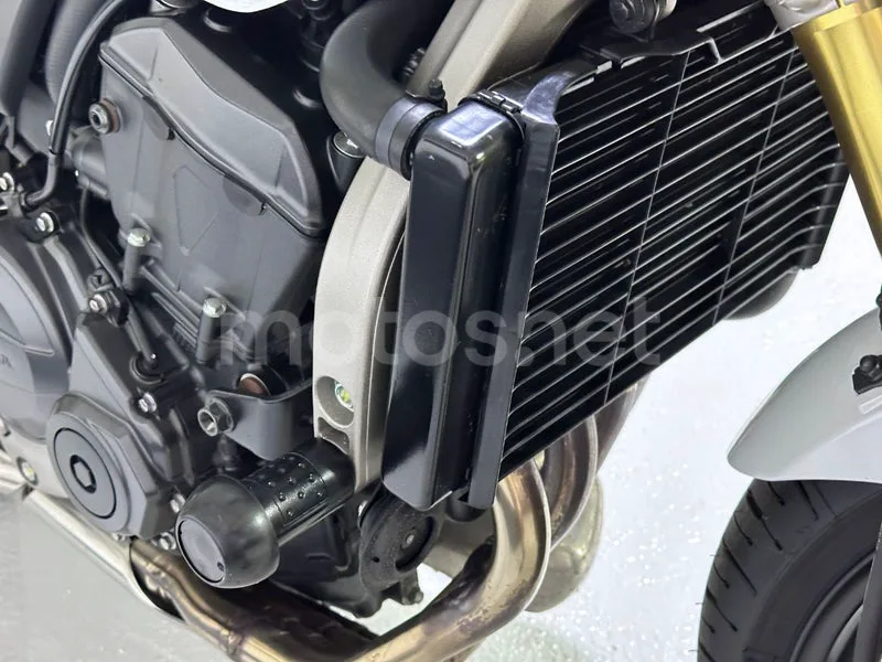 Honda CB600F Hornet - Vista 19