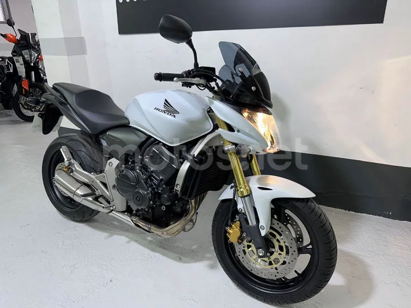 Honda CB600F Hornet - Vista 3