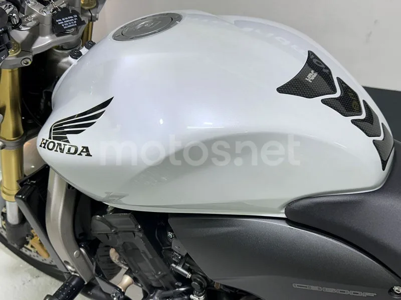 Honda CB600F Hornet - Vista 32