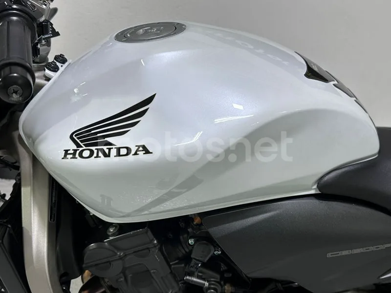 Honda CB600F Hornet - Vista 35
