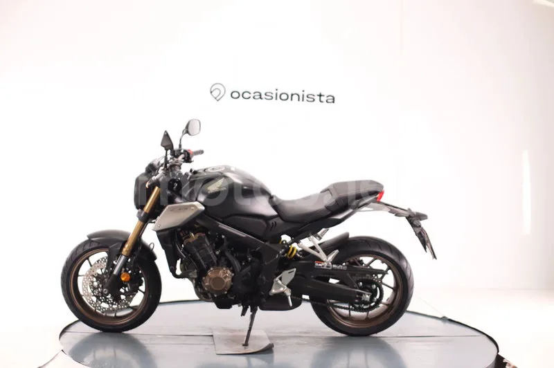 Honda CB650R - Vista 5