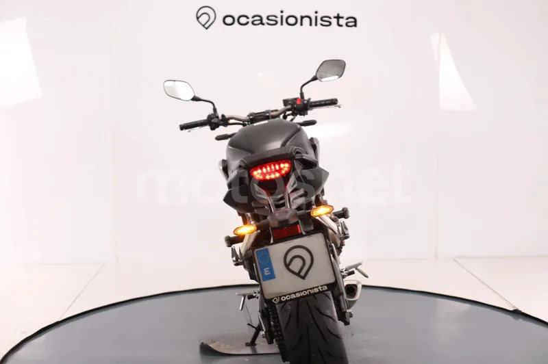 Honda CB650R - Vista 10
