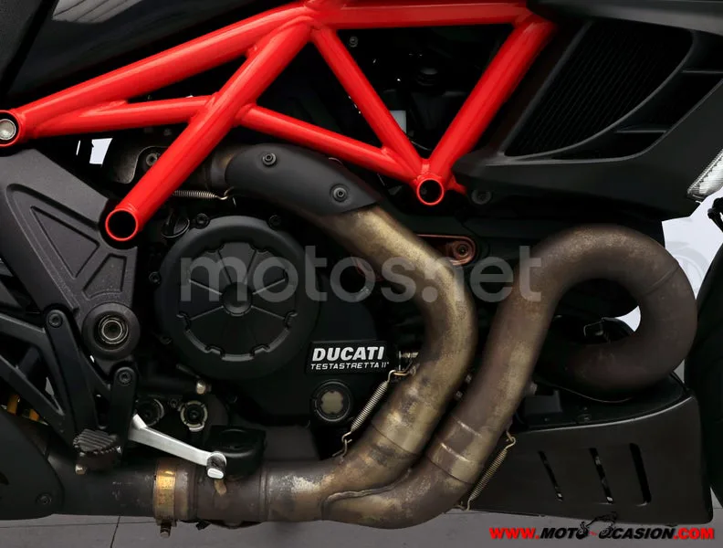 Ducati Diavel - Vista 5