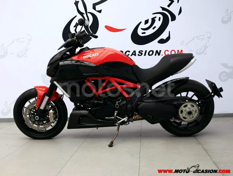 Ducati Diavel - Vista 7
