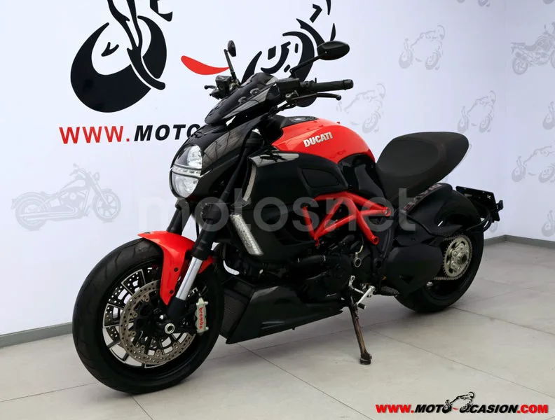 Ducati Diavel - Vista 8