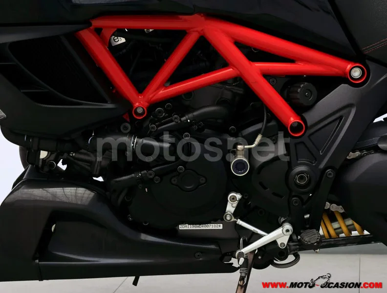 Ducati Diavel - Vista 10