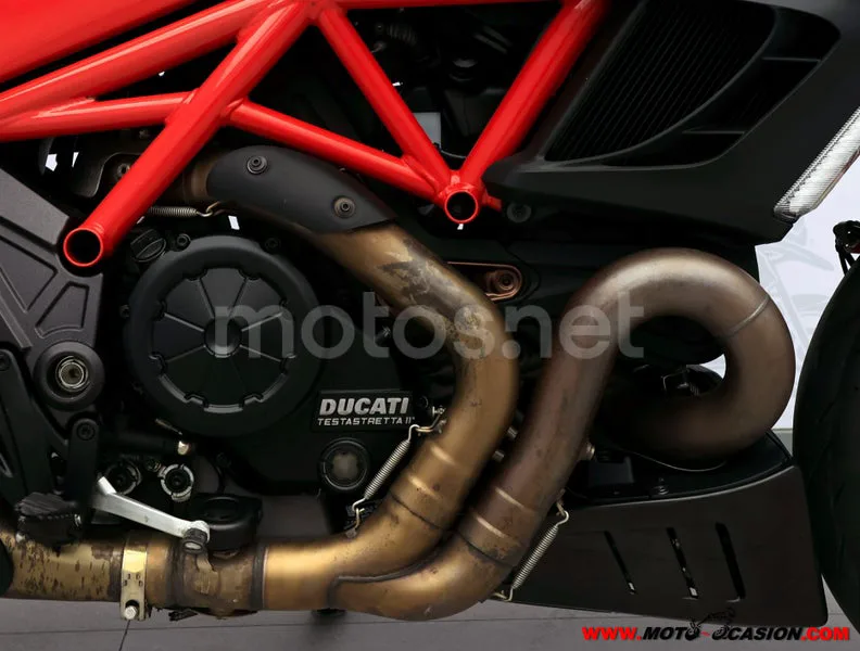 Ducati Diavel - Vista 5