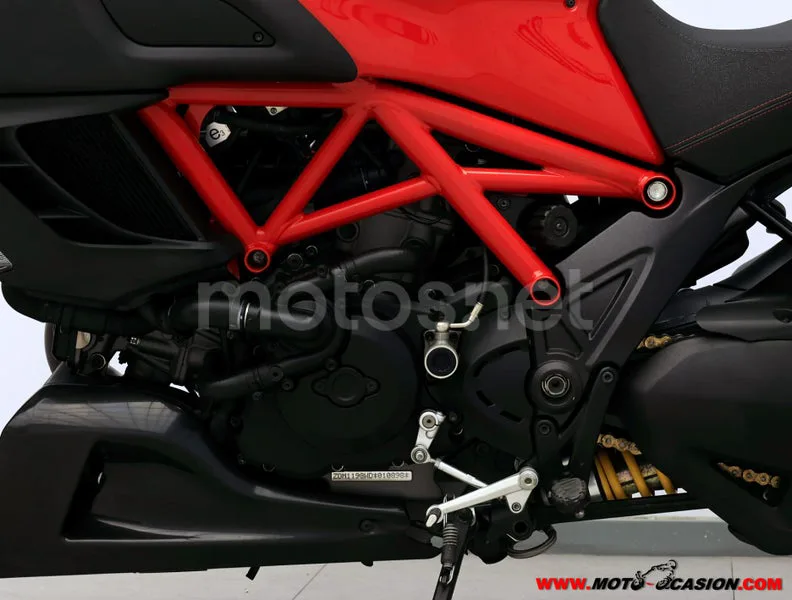 Ducati Diavel - Vista 10