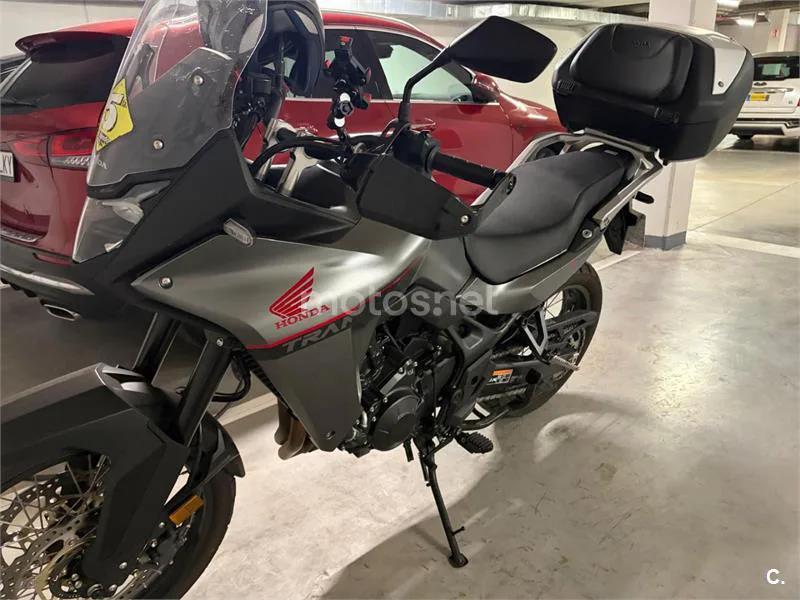 Honda XL750 Transalp - Vista 4