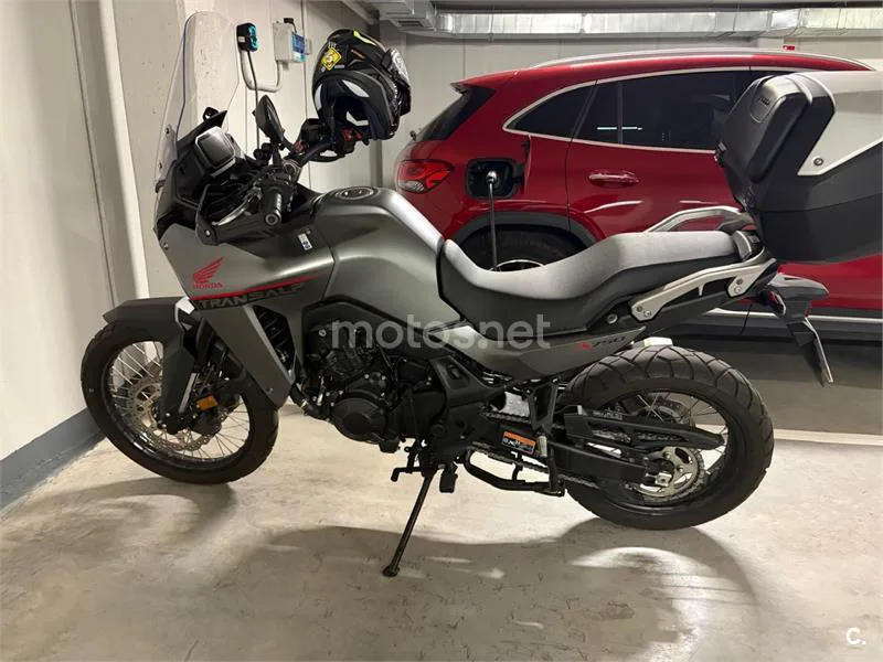 Honda XL750 Transalp - Vista 5