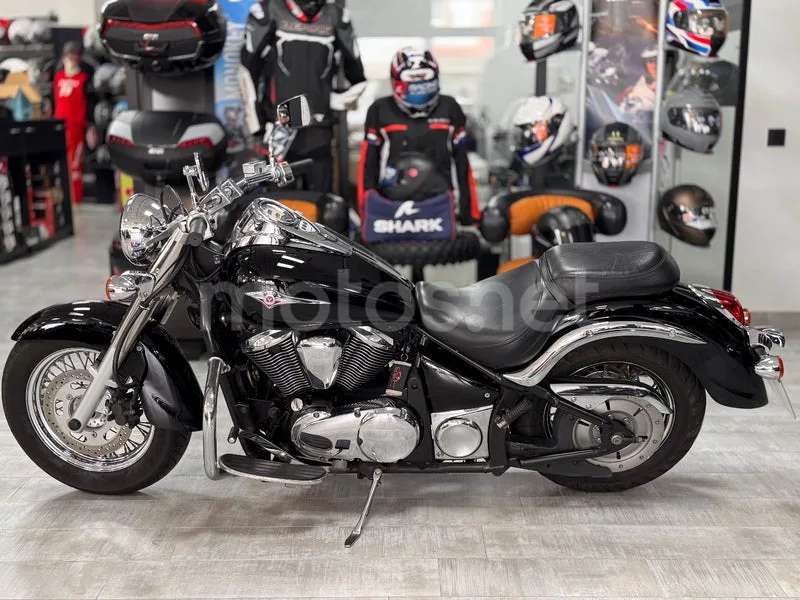 Kawasaki VN900 Classic - Vista 5